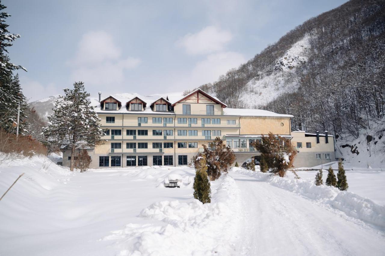 Apricot Aghveran Resort Exterior photo