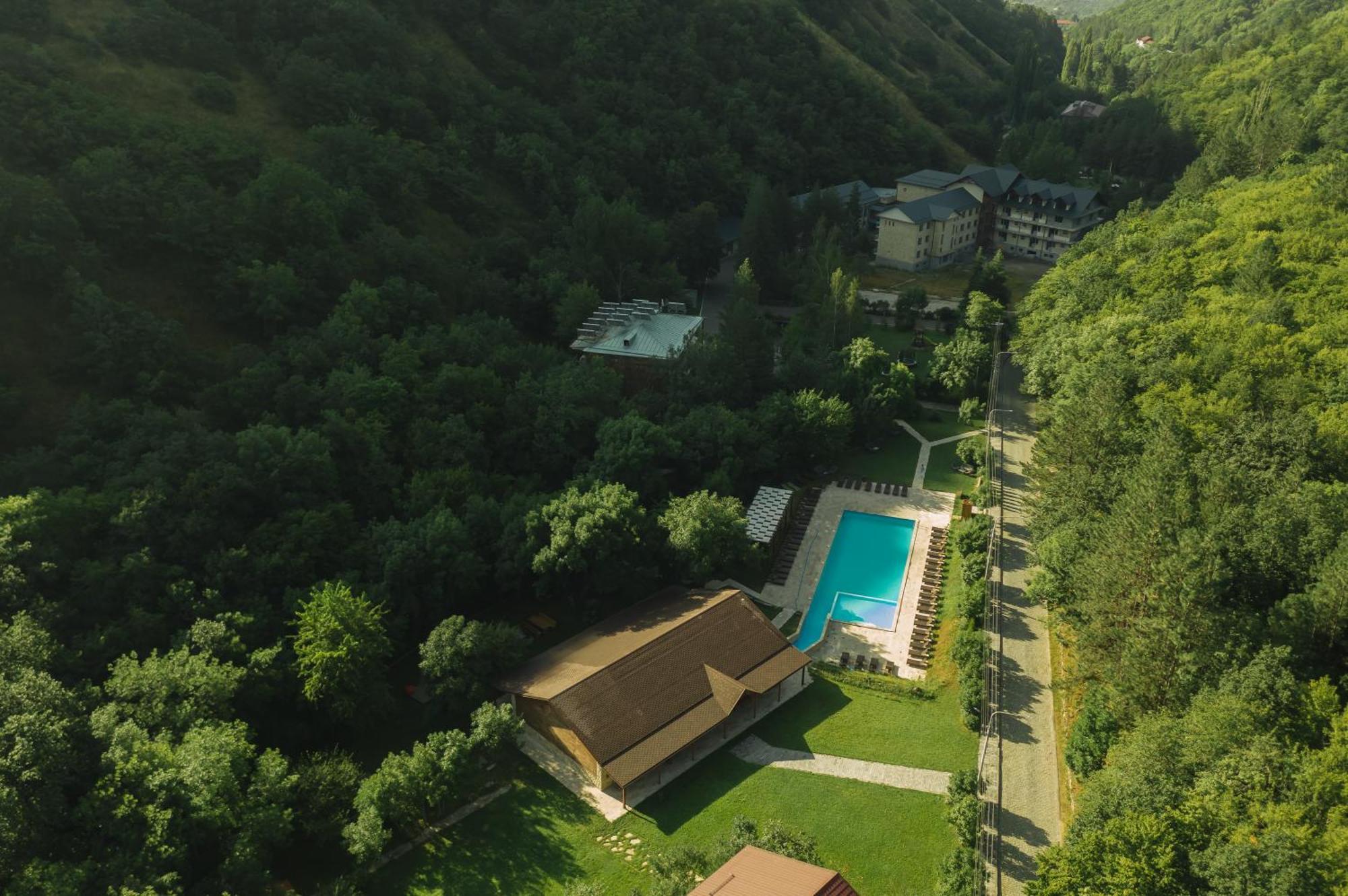 Apricot Aghveran Resort Exterior photo