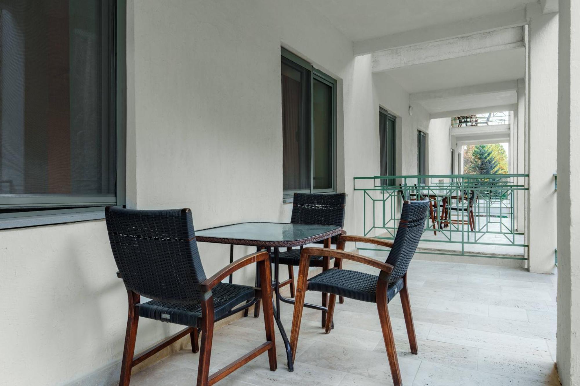 Apricot Aghveran Resort Exterior photo